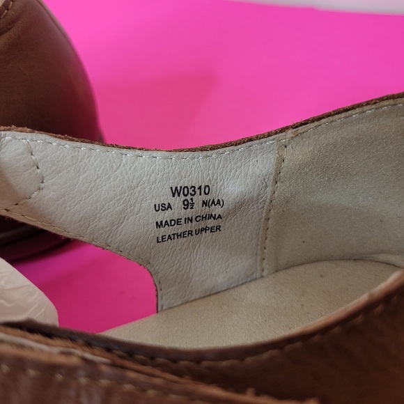 WHITE MOUNTAIN Altheda Platform Heel
Sandals Sz 6.5 - Picture 9 of 11